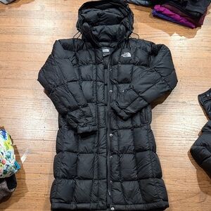 The North Face Women's Long Black Puffer Jacket Metropolis Parka